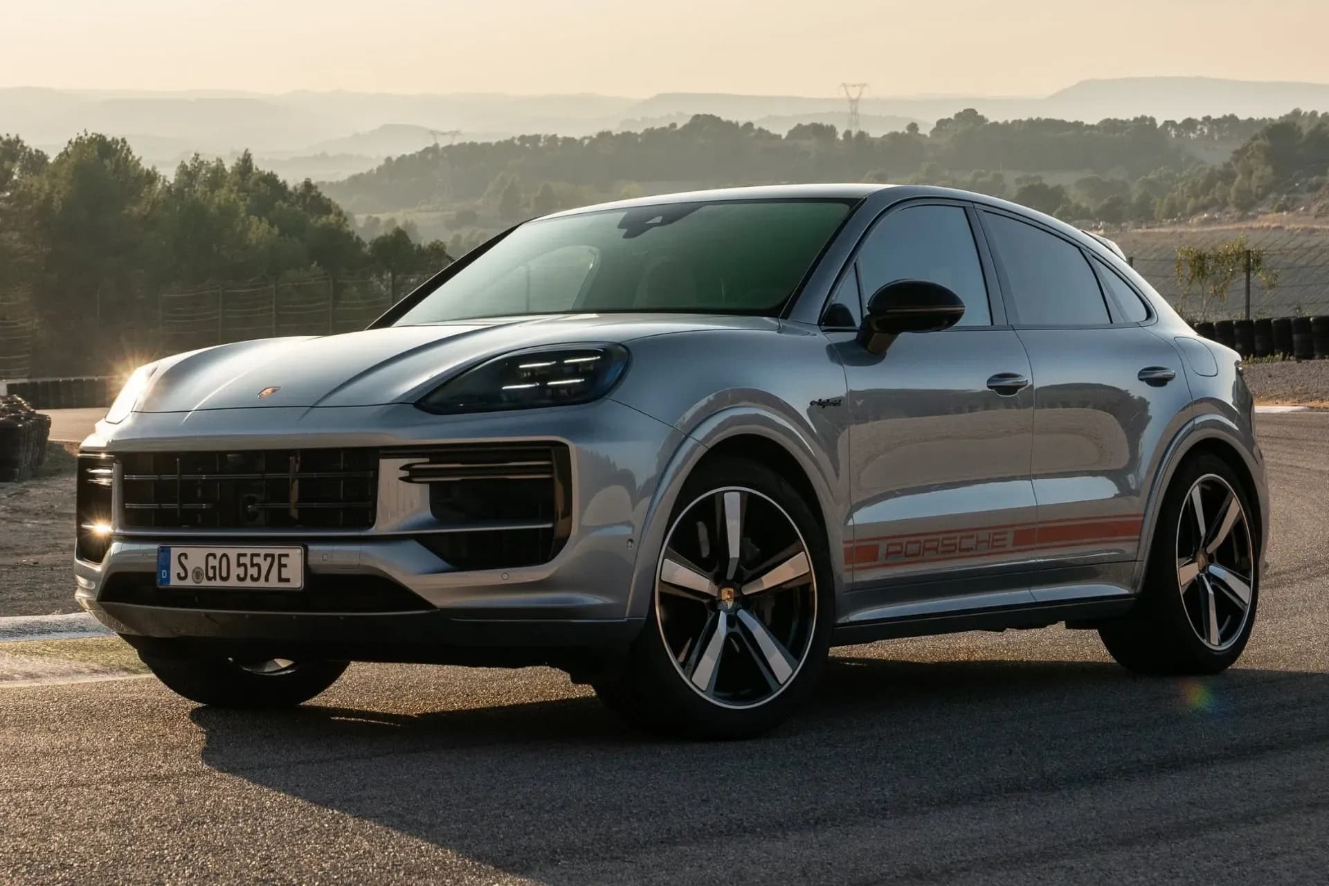 A BOMBA DA PORSCHE: Cayenne GERAÇÃO 4 manterá motor a combustão! O que isso significa para o Brasil?